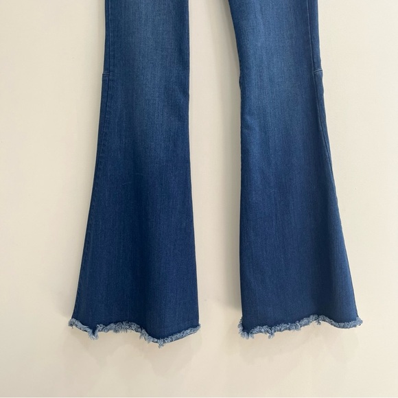 Judy Blue Flare Jeans High Rise Raw Hem Medium Wash Size 28 - Picture 3 of 12